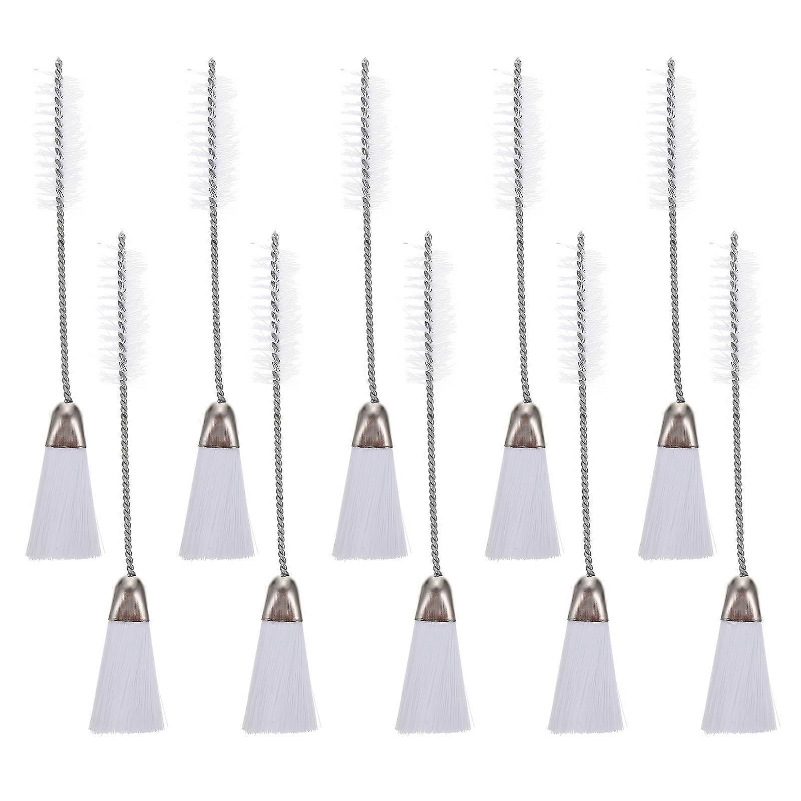 Efficient Cleaner Brush for Sewing Machines, Designed for Optimal Performance