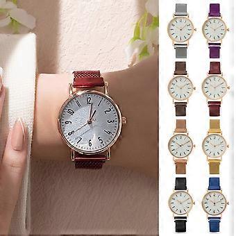 Lady Quartz Watch Round Dial Magnetic Connection Band No Delay Simple Style High Accuracy Daily Commute Wristwatch Dating Timepiece Golden