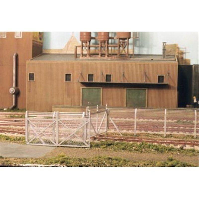 Ratio 436 Security Fencing (1600mm) OO (1/76) Plastic Unpainted Fences & hedges Scale model