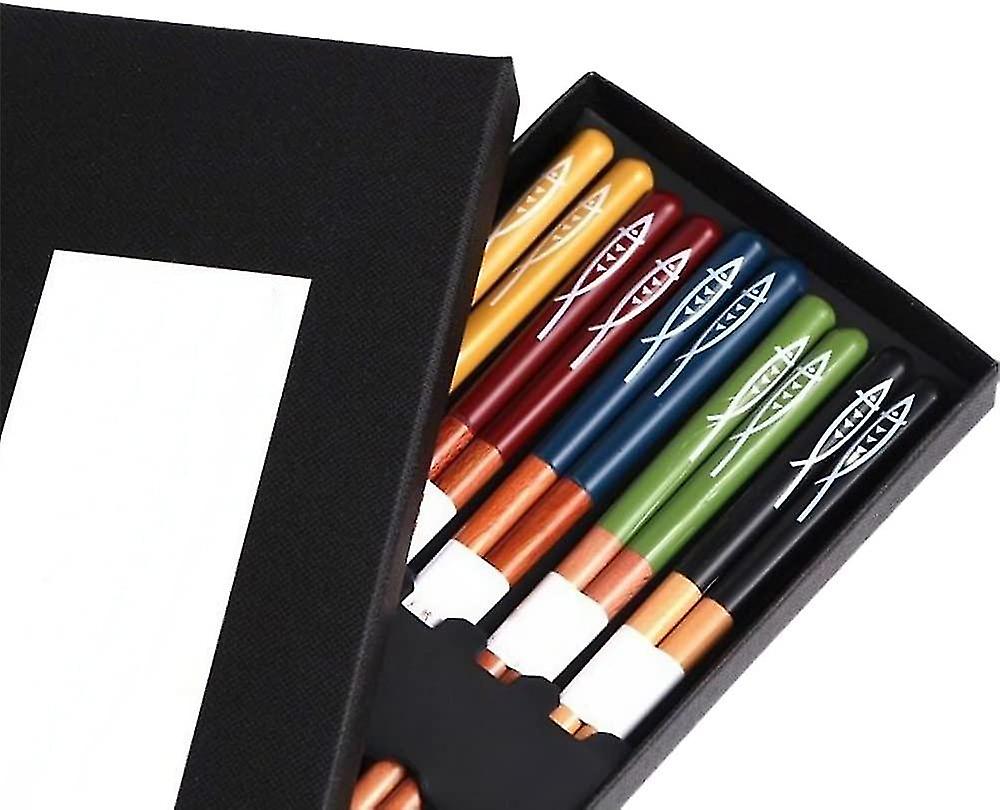 5 Pairs Of Saury Fish Pattern Wooden Chopsticks