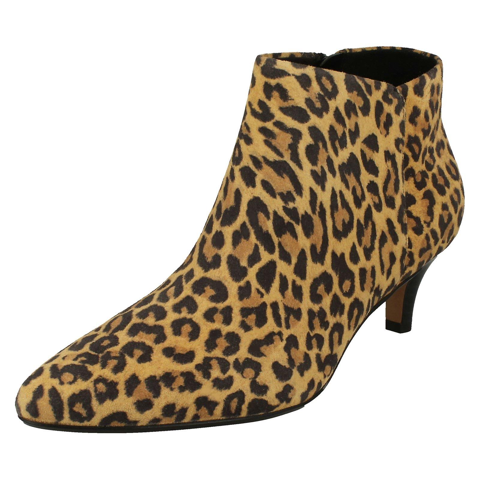 clarks kitten heel boots