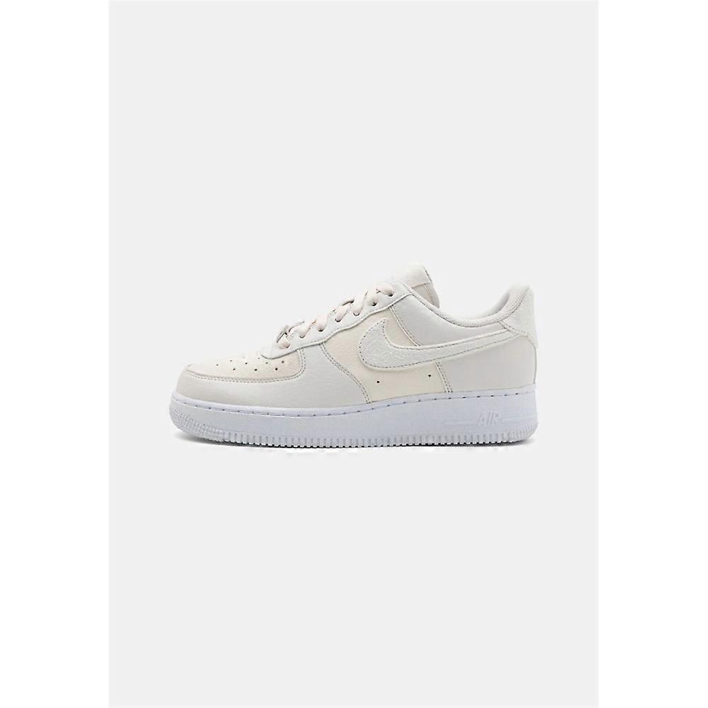 Shoes Nike Air Force 1'07 Lv8 FN5832100
