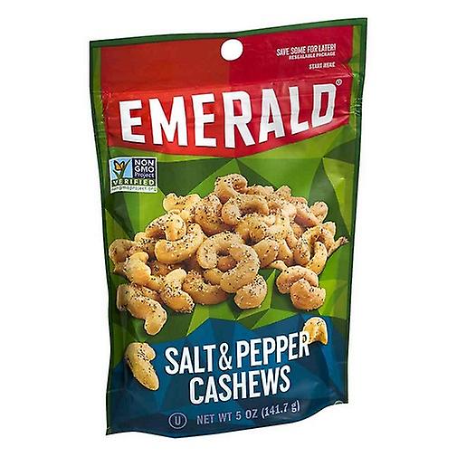 Smaragdgroene noten, zout en peper, cashewnoten