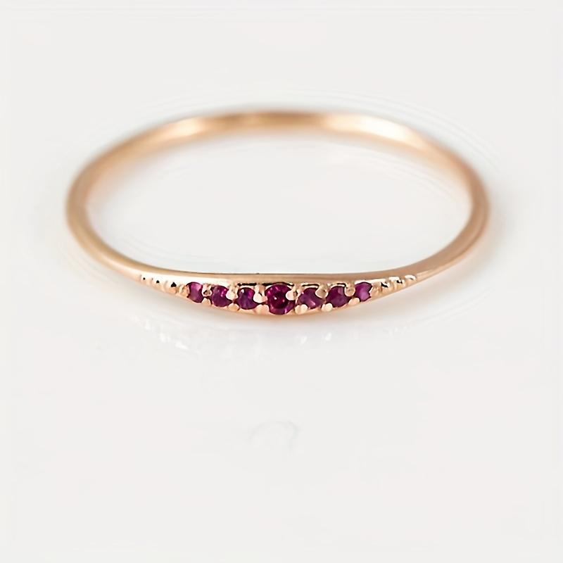 Upea upotettu synteettinen jalokivisormus kihlajaisiin, hää- ja morsiuskoruun