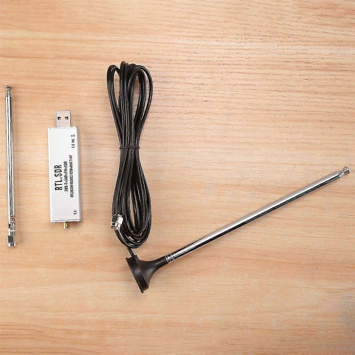 -sdr R820t2 V3 Rtl2832u Tuner + Telescopic Antenna Tuner + Antenna Base
