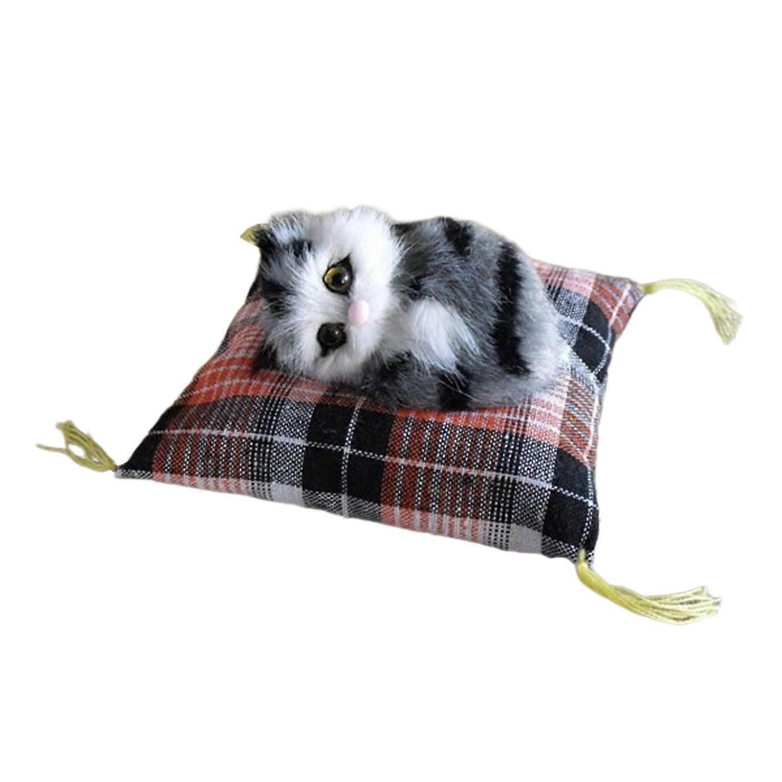 Simulation Animal Poupée Réaliste Fourrure En Peluche Sommeil Chats En Peluche Statue Ornement avec Tapis Décors Pour L’Amoureux des Animaux