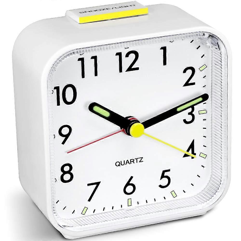 Silent Alarm Clock Battery Powered Non Ticking Bedside Clocks Large Display Basic Bedroom Clock Snooze Night