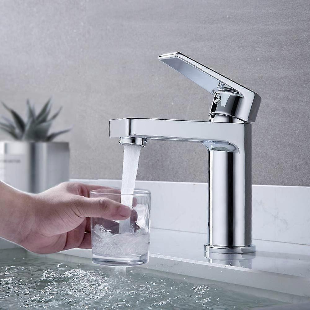 Chrome Bathroom Faucet for Sleek and Practical Design, Solid Brass Construction with Easy Installation