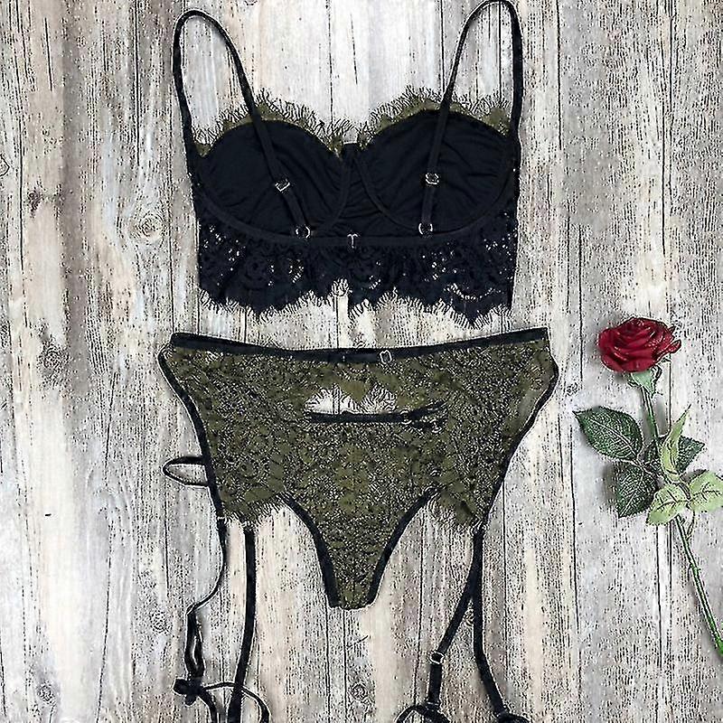 Kadın Dantel Sütyen ve G-String Tanga ile Jartiyer Kemerli İç Çamaşırı Seti Gecelik