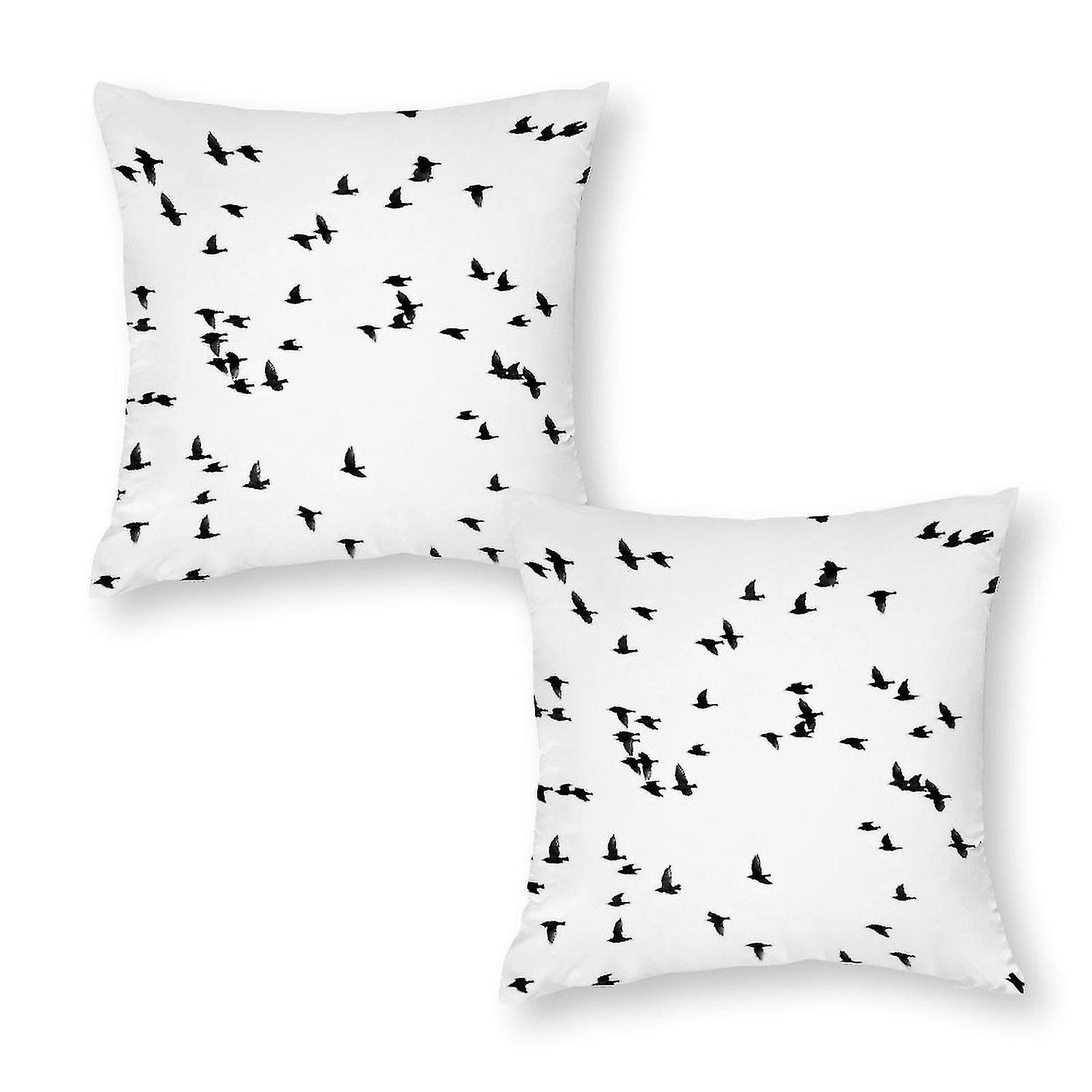 تصوير بزاوية منخفضة لقطيع الطيور غطاء وسادة مطبوع