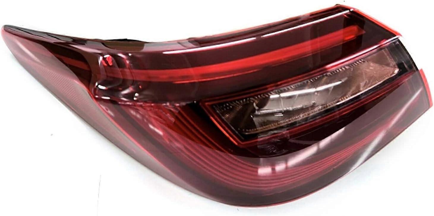 Auton LED-takavalokokoonpano, joka on yhteensopiva Infiniti Q50 Q50L 2018-2021: n kanssa suuntavilkku jarrujarru sumuvalo auton lisävarusteet (väri : oikea ulompi)