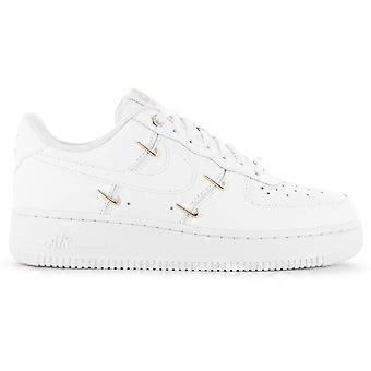 Nike Air Force 1 Low 07 LX - Gold Swooshes - Damen Sneakers Schuhe Weiß FV3654-111