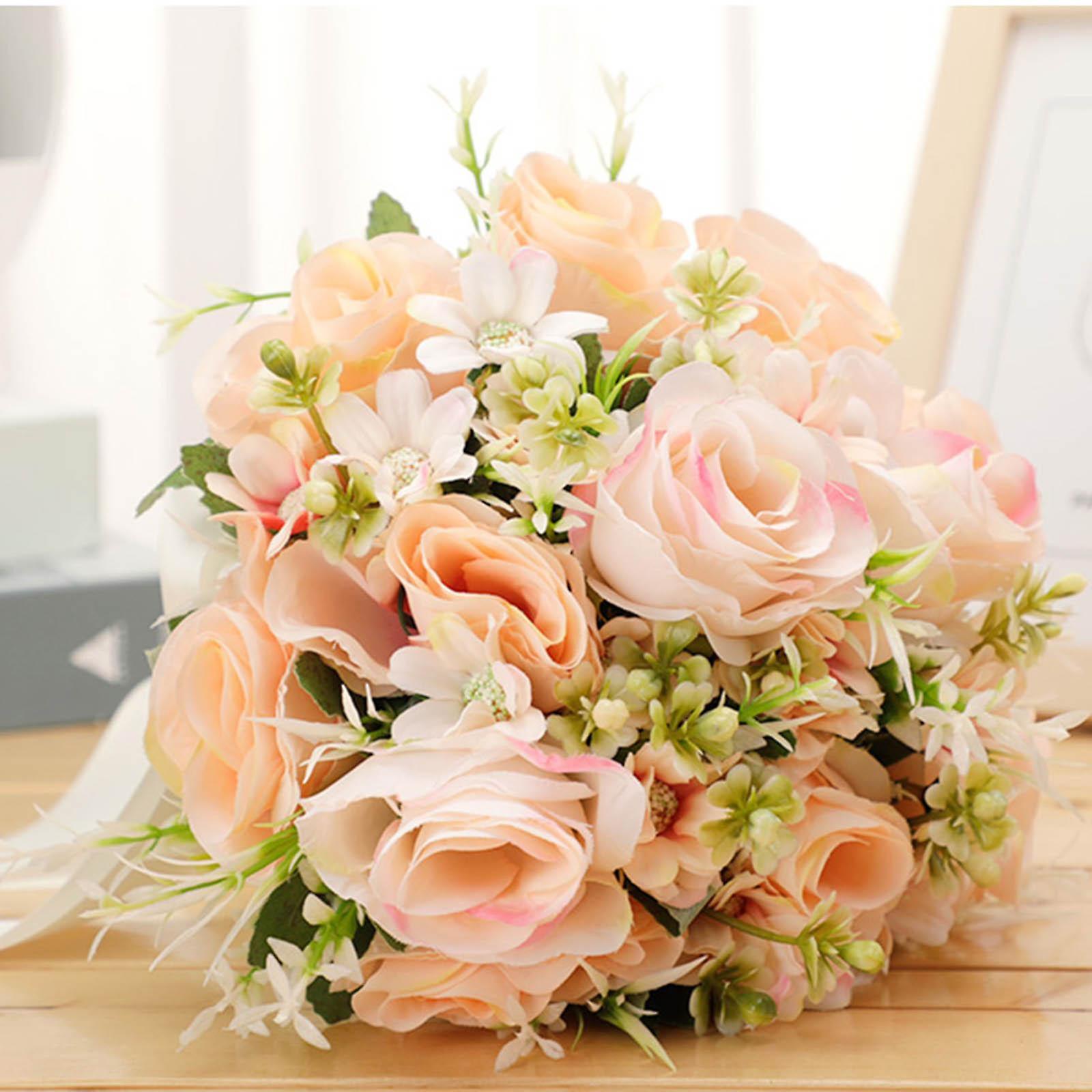 Bouquet da sposa romantico multi colori per anniversario chiesa