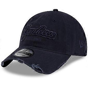 New Era 9Twenty Adjustable Cap - DISTRESSED New York Yankees