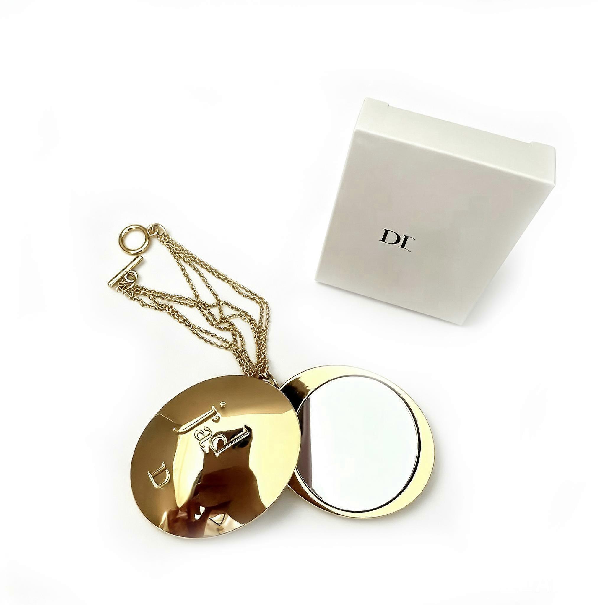 Oval HD Rotating Compact