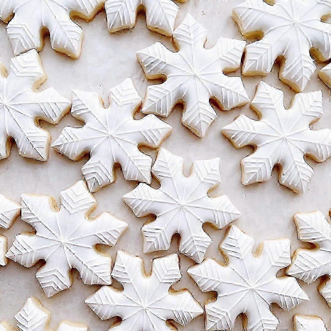 5 Pieces Snowflake Cookie Cutters Set Stainless Steel Different Sizes Christmas Cookie Cutters
