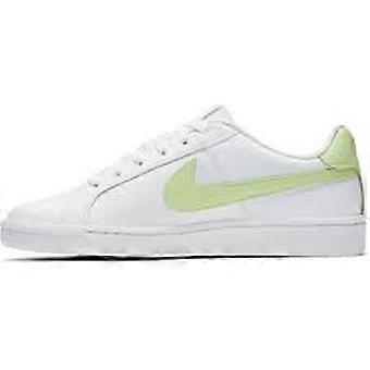 Nike Wmns Court Royale 749867121 universaali naisten ympärivuotiseen käyttöön