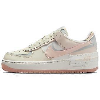Nike Air Force 1 Low Shadow Coconut Milk Crimson Tint para mujer DZ1847-105