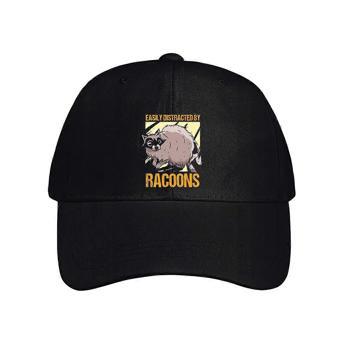 Ușor distras de șapca de baseball Racoons