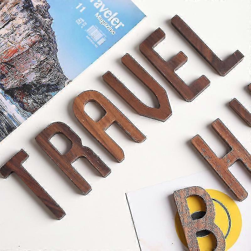 Musta pähkinäpuu kirjain ja numerot 8cm korkea