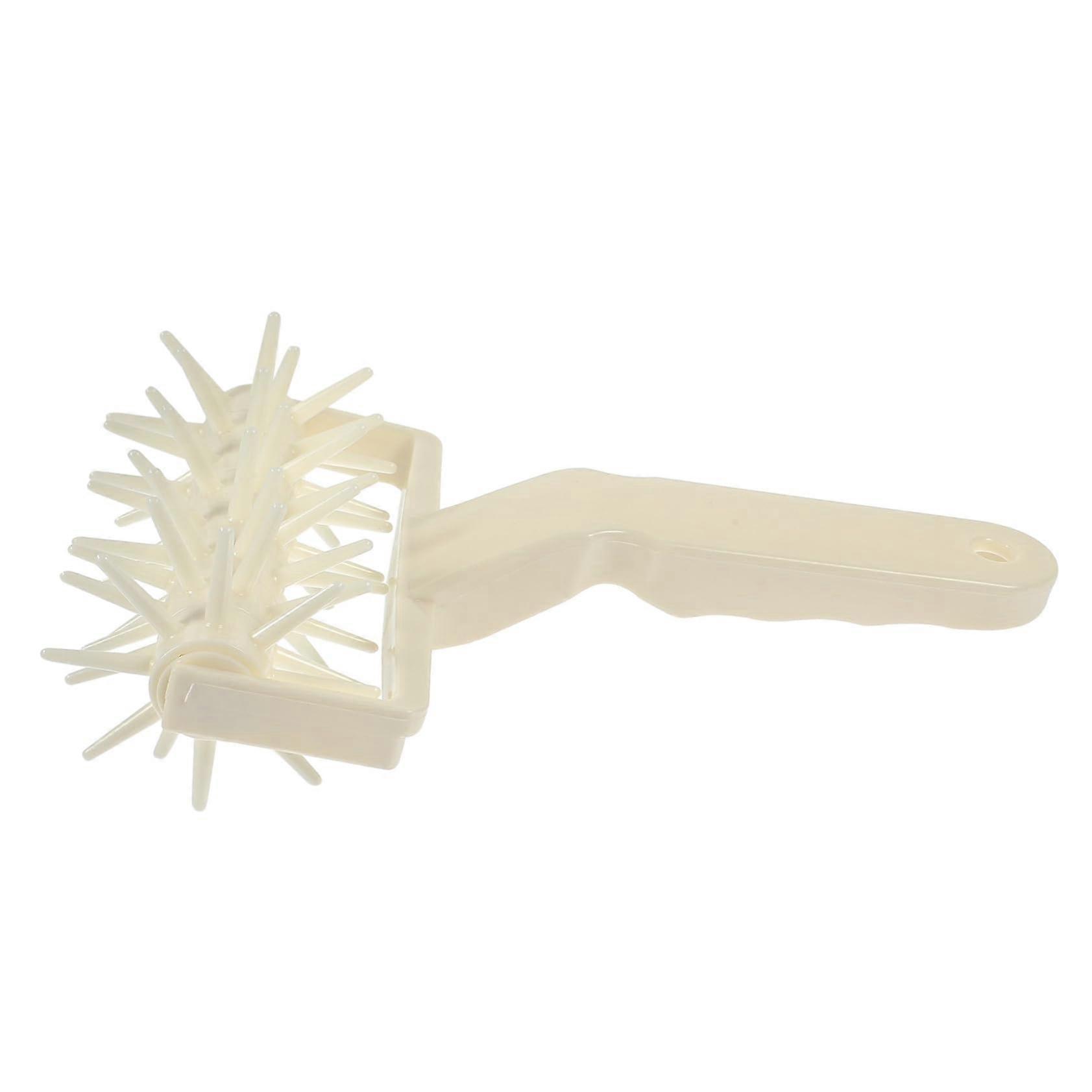 Pizza Dough Docker Roller with Spikes Prevents Bubbling Ergonomic Handle for Baking Pastry