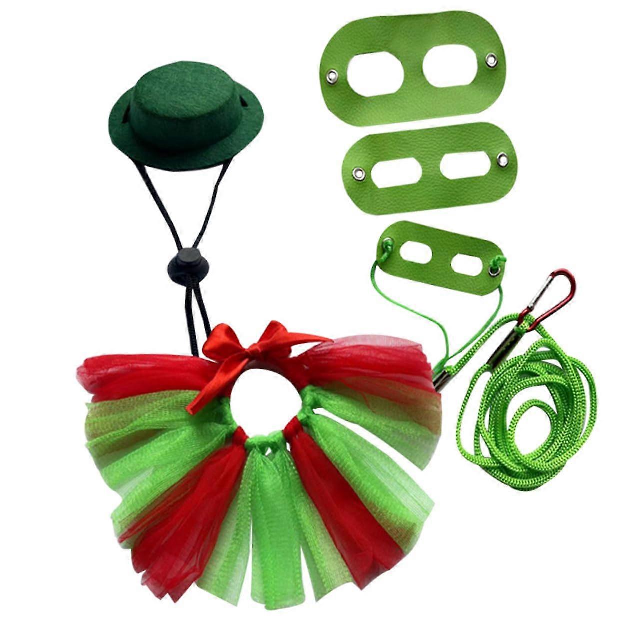 Sentence: Lizard leash with Christmas motif, walking leash for bearded dragons, reptile pull rope, decorative harness for geckos.