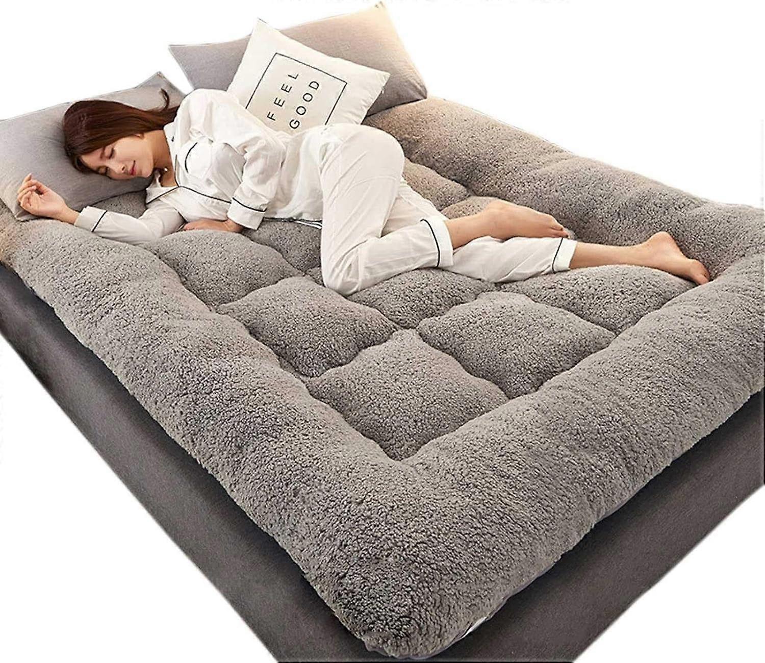 Japanese Futon Mattress King Size Plush Polyester Blend 180 x 200 cm Ideal for Comfortable Sleep