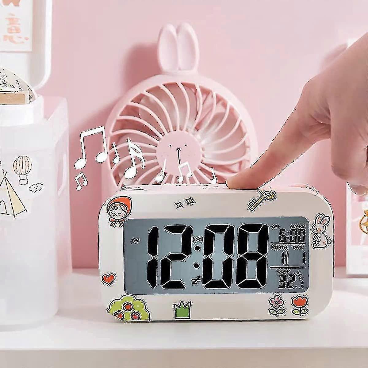 المنبه مع ضوء الليل ، صغيرة سهلة القراءة رقم رقمي كبير. بطارية تعمل المنبه مكتب الأطفال والكبار مع ملصقات لطيف .white