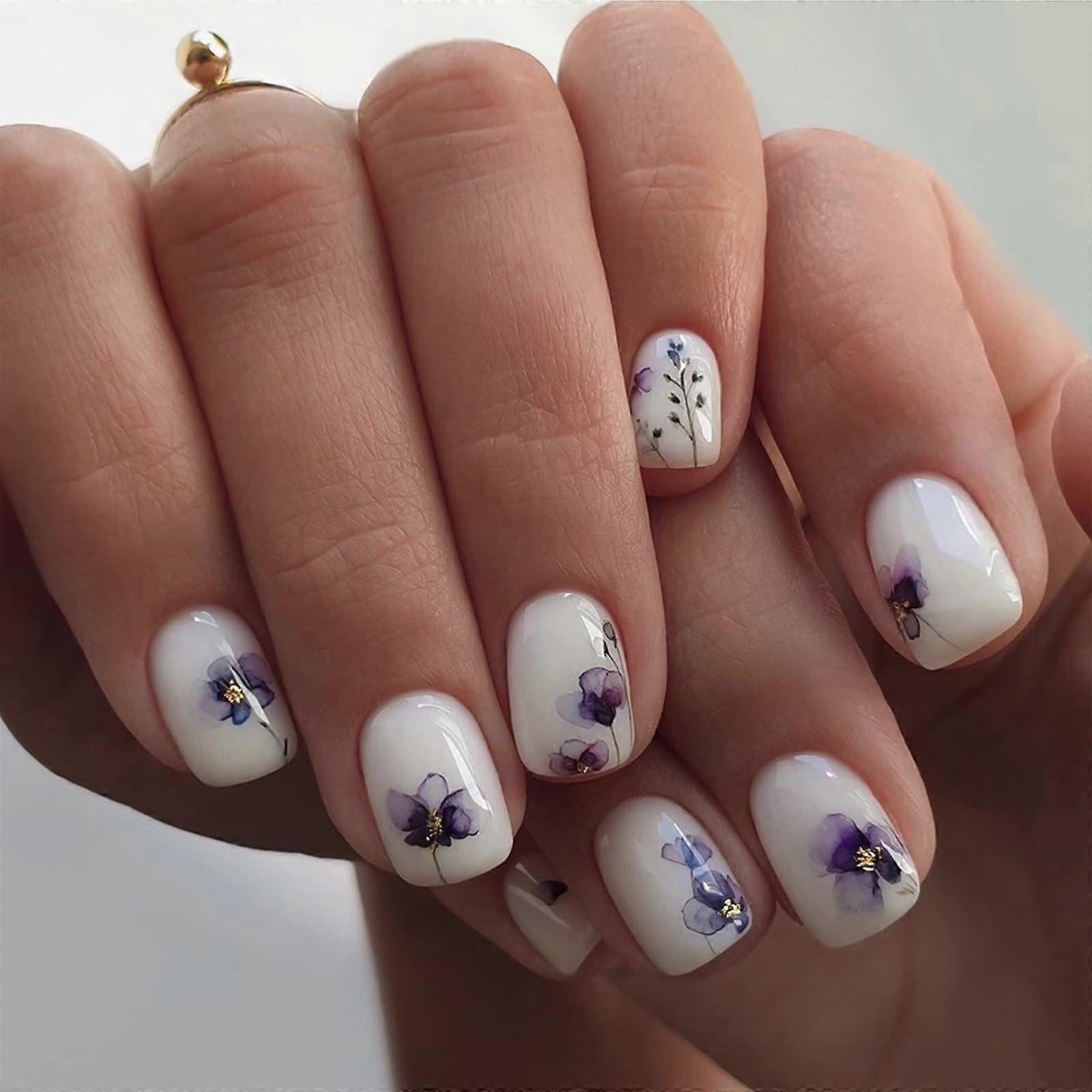 Short White Press on Nails with Flower Designs Glossy Stick on Nails Full Cover False Nails Acrylic Nails for Women