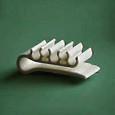 Hat-Mounted Golf Tee Holder