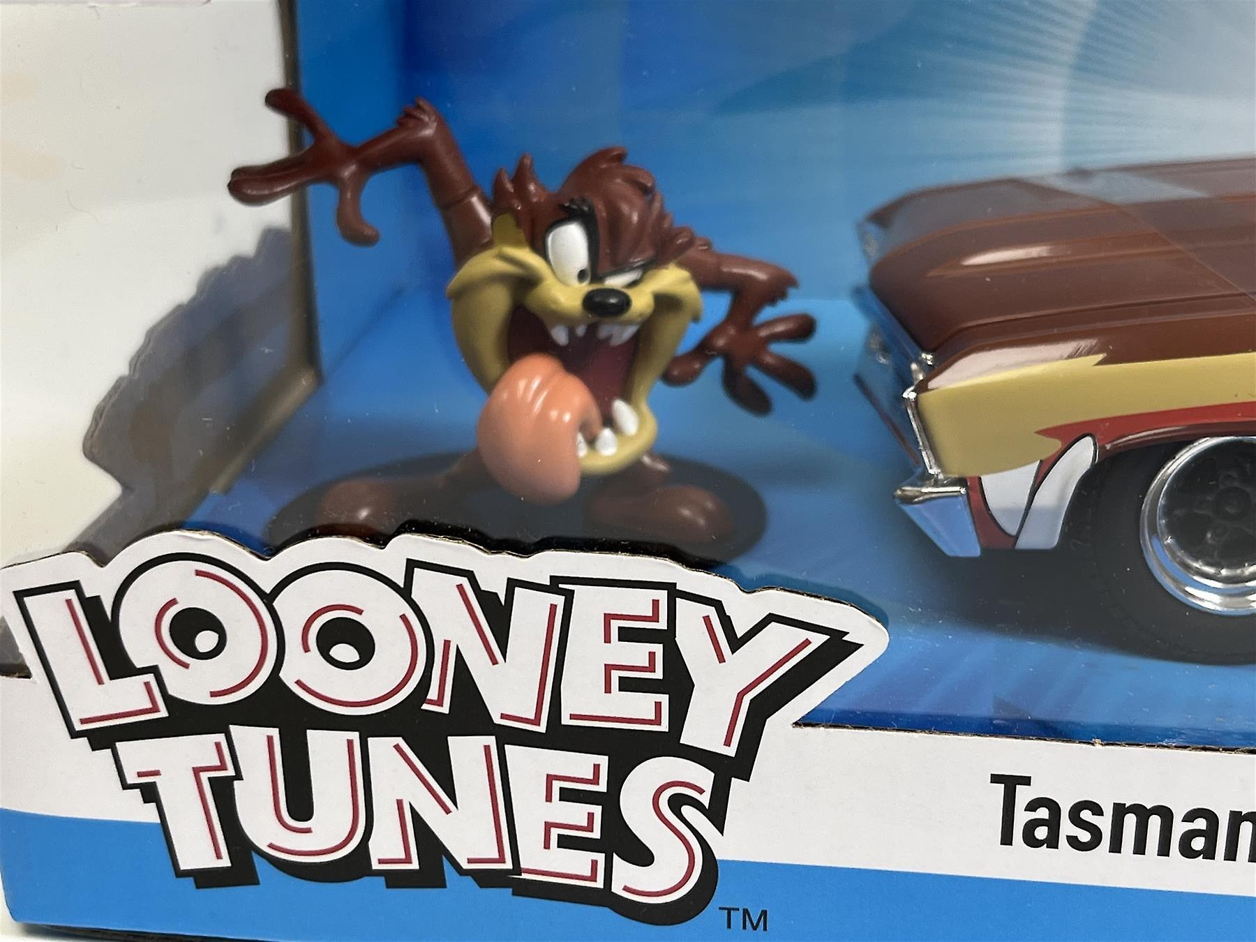Looney Tunes タズマニアンデビル 1967エルカミーノ Amazon.com: Looney Tunes 1:24 1967 Chevy El Camino Die-Cast