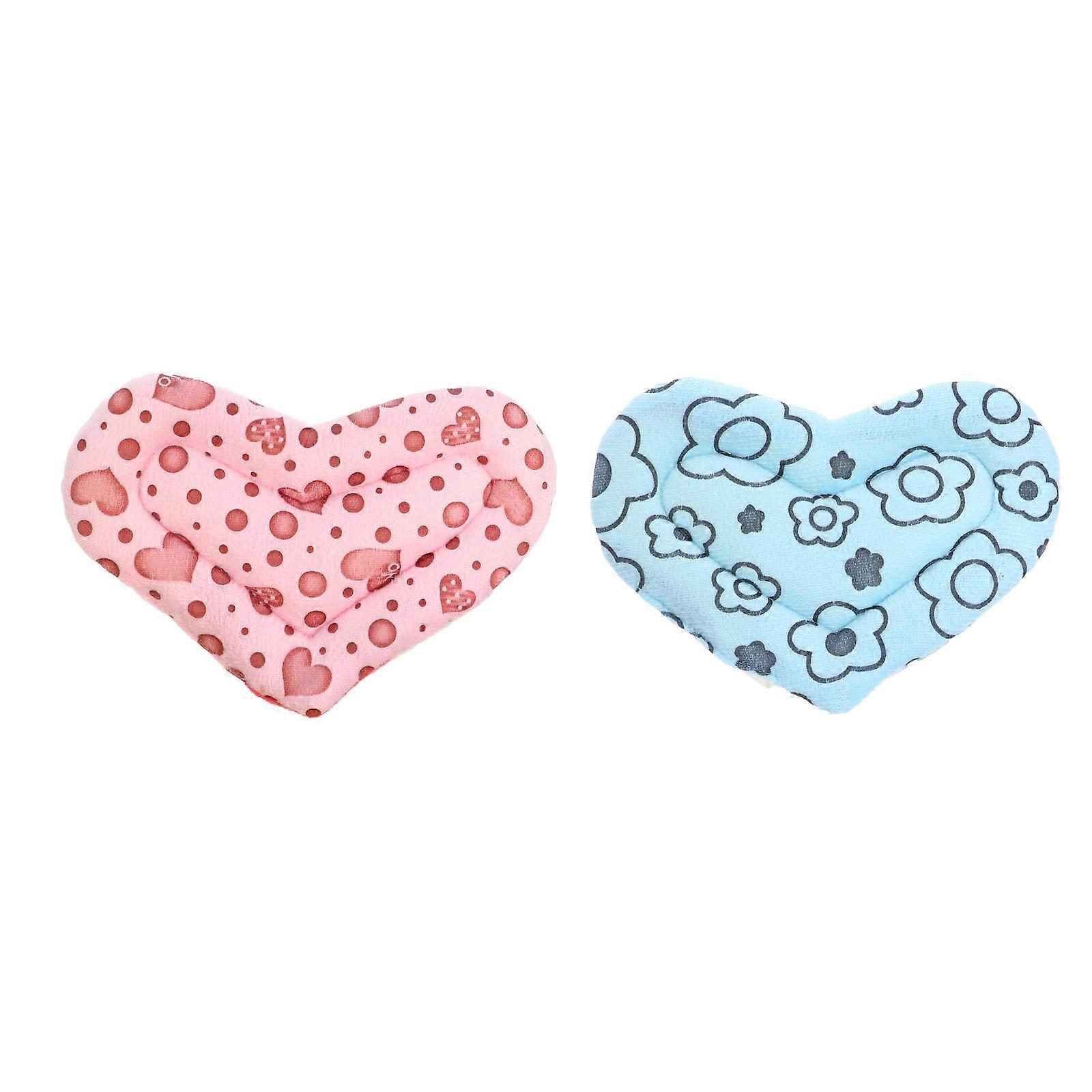 Small Pet Warm Sleep Mats for Guinea Pigs, Squirrels, and Rabbits Soft Cloth Cushion with Heart Design for Cozy Cage Bedding