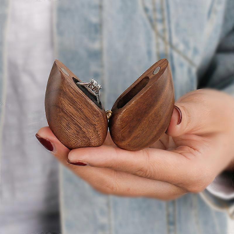1pc Retro Heart-shaped Ring Box Heart-shaped Maple Ring Box Maple Ring Box