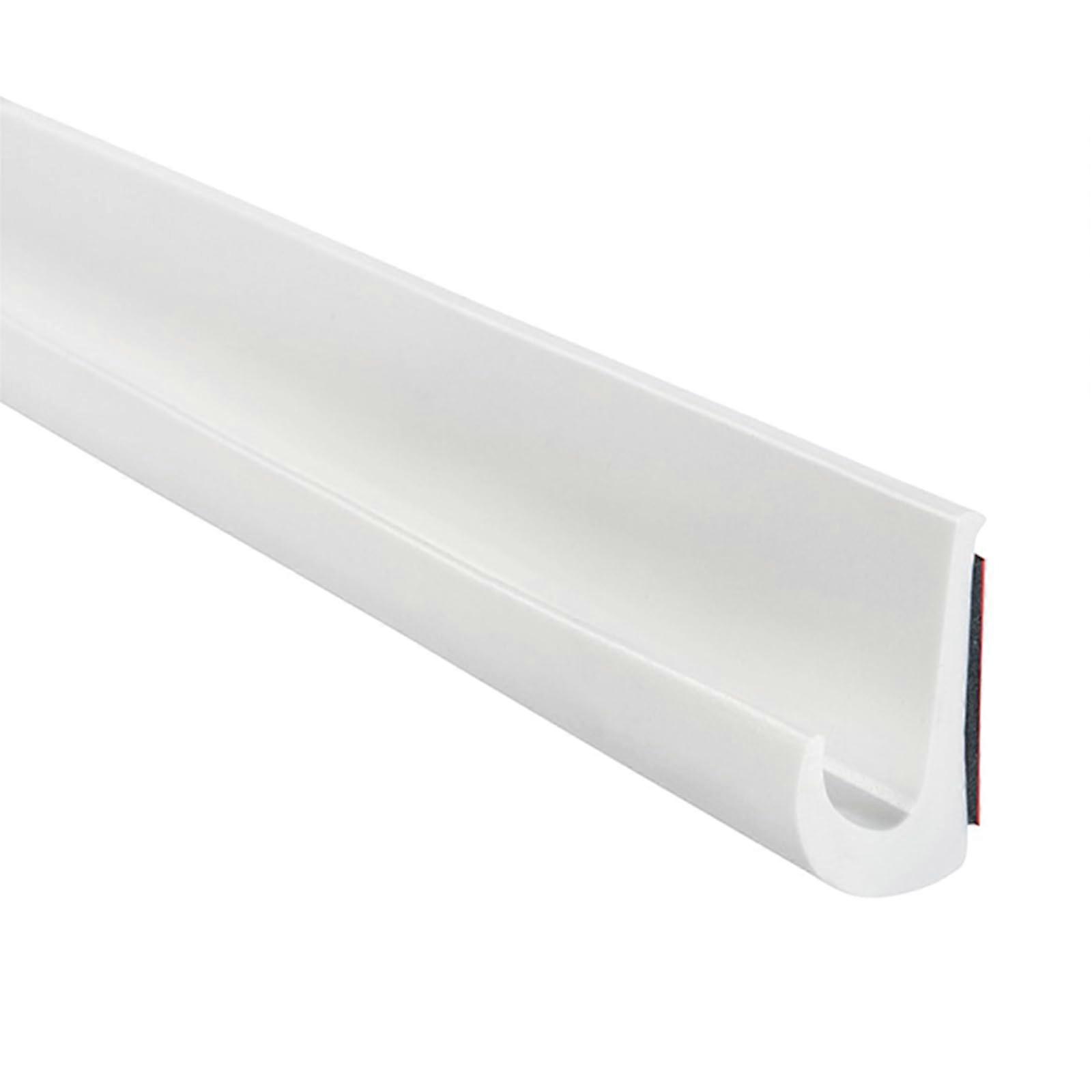 Improves the roof drainage systems of motorhomes. Weatherresistant PVC gutter roof water deflector for dry and comfortable travel.