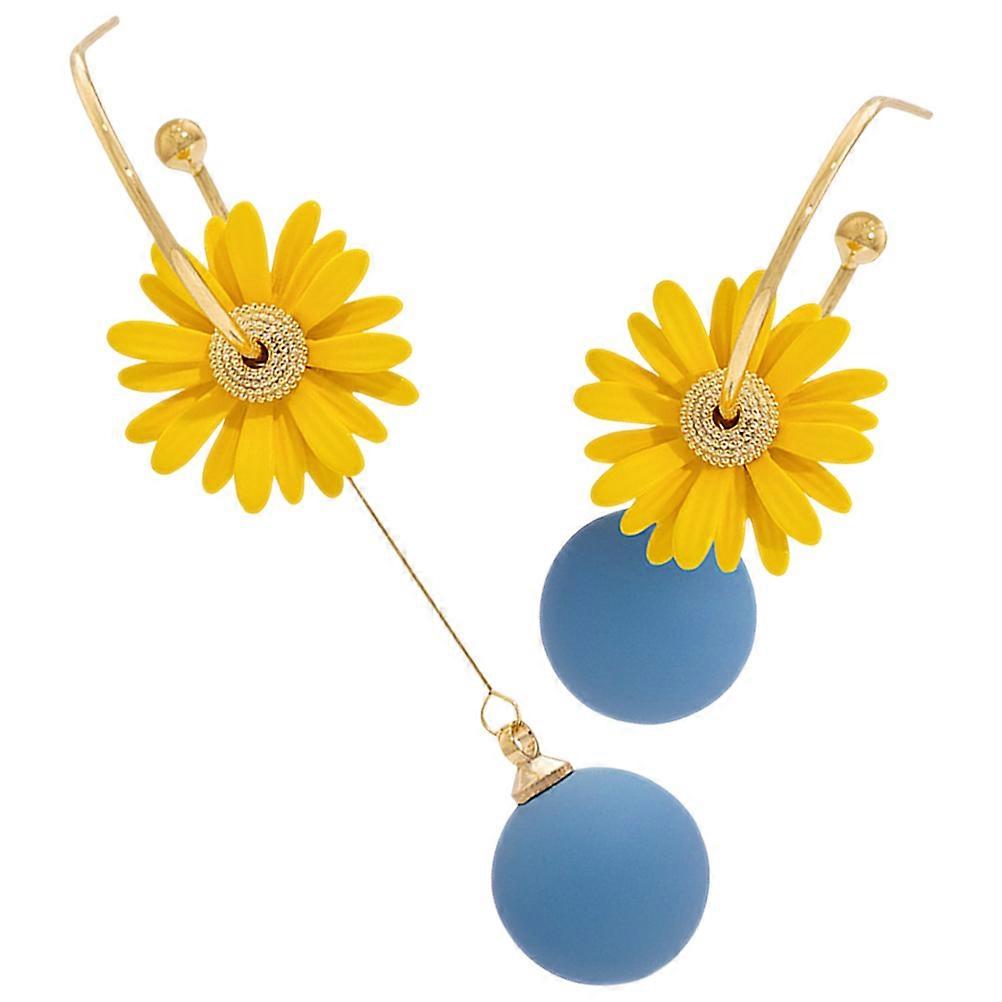 Here's a refined and engaging product description for your **Asymmetrical Daisy Dangle Earrings**:

 

✨ **Asymmetrical Daisy Dangle Earrings for