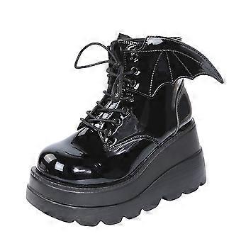 Schwarze Gothic-Plateau-Ankle-Boots für Damen mit Fledermausflügel-Schnallen, Blockabsatz, runder Zehenpartie und Reißverschluss – passend zum Punk- und Motorrad-Stil