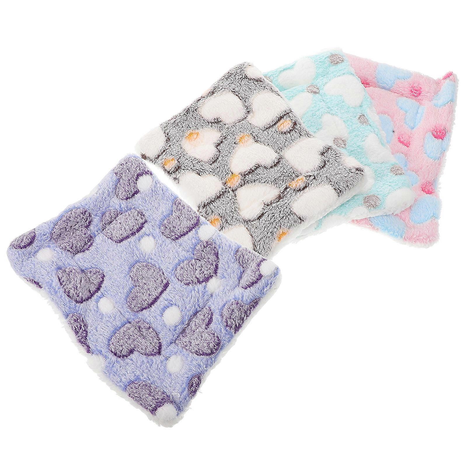 4pcs Fleece Pet Sleep Mat for Small Animals – Soft & for Guinea Pigs, Hamsters, and Rabbits