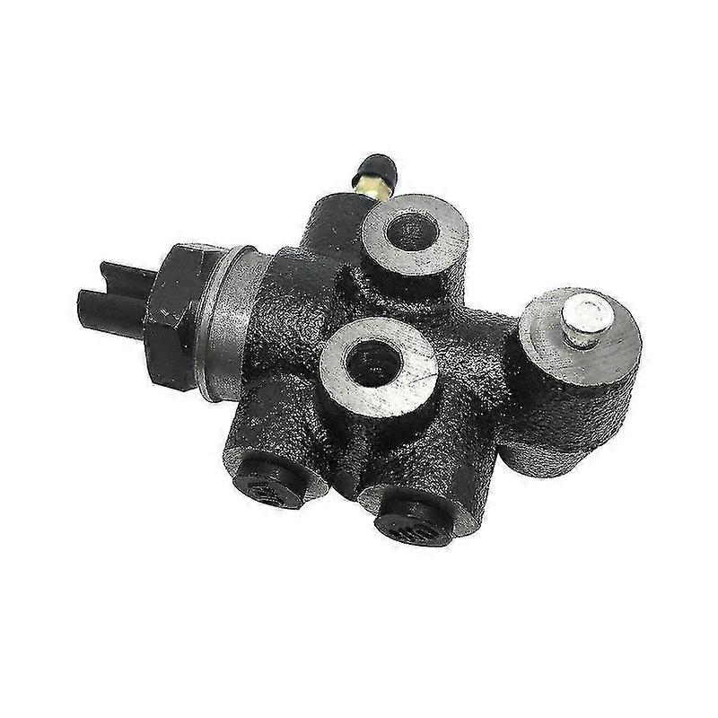 Brake Master Cylinder (Without ABS) For 1993-1995 Toyota Pickup, 4Runner, Land Cruiser