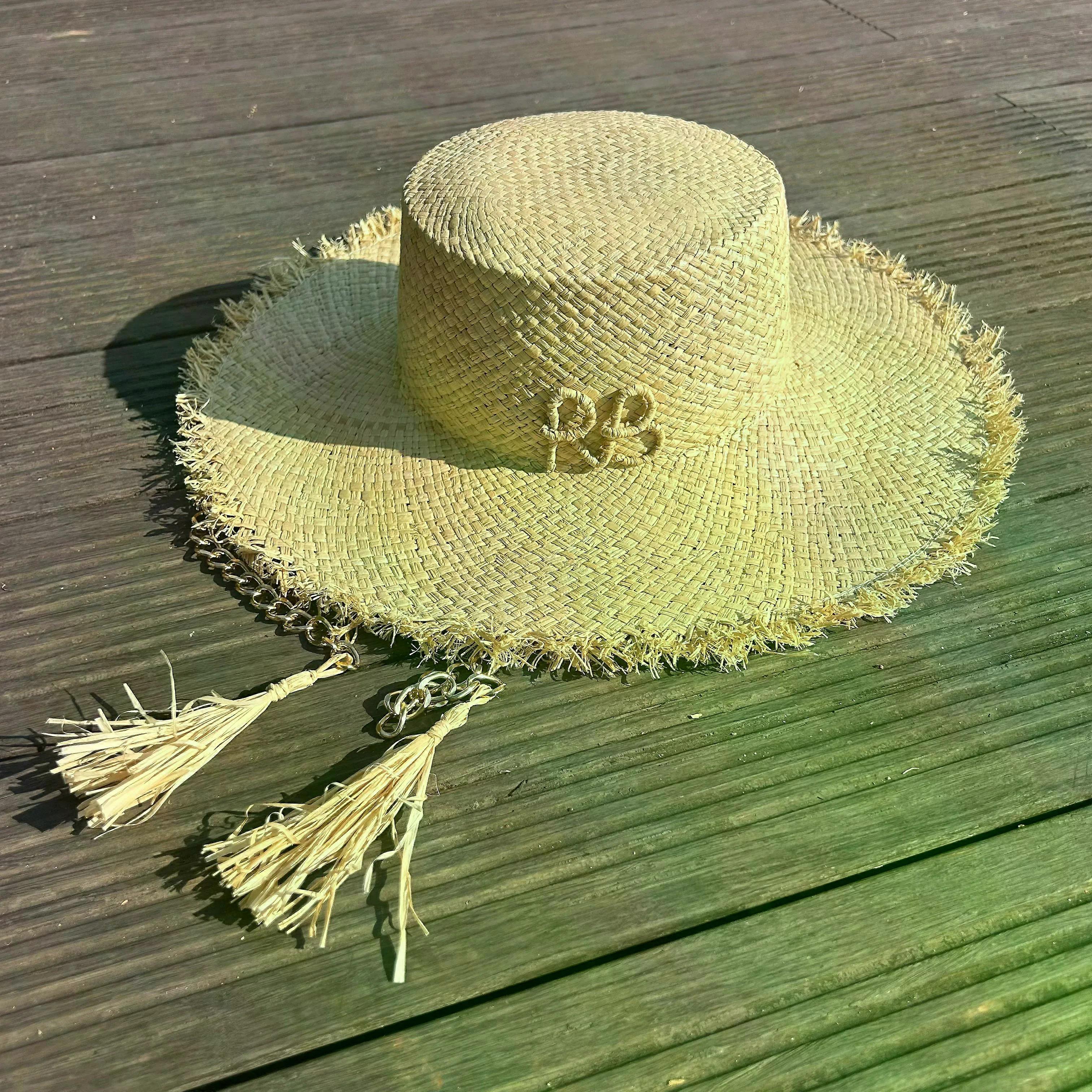 2025 Summer Straw Hat Beach Women's Seaside Panama Sun Hat Vacation Chain Pearl Flat Top Big Brim Straw Hat Handmade Caps