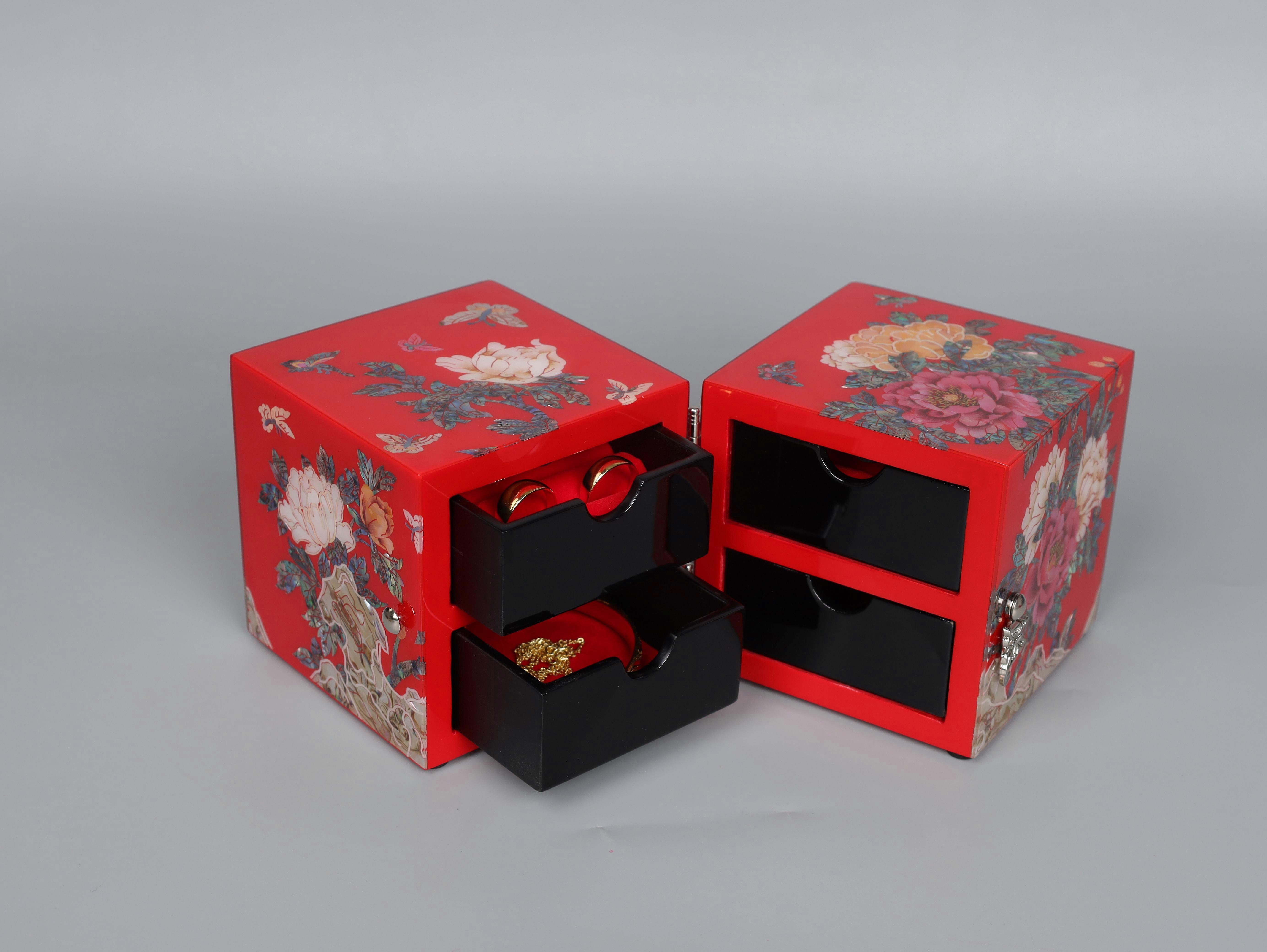 Huiyuan Heng Yuanyang Double Abalone Engraved and Inlaid Small Drawer Gift Box