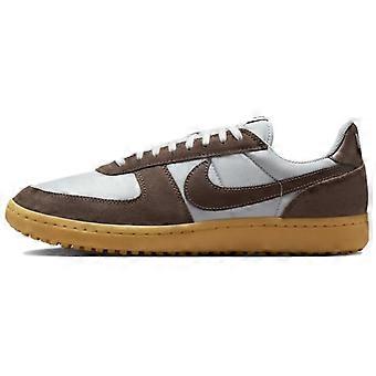 Nike Field General Abriebfeste, flache Freizeitschuhe für Herren, Weiß/Braun, HF3165-003