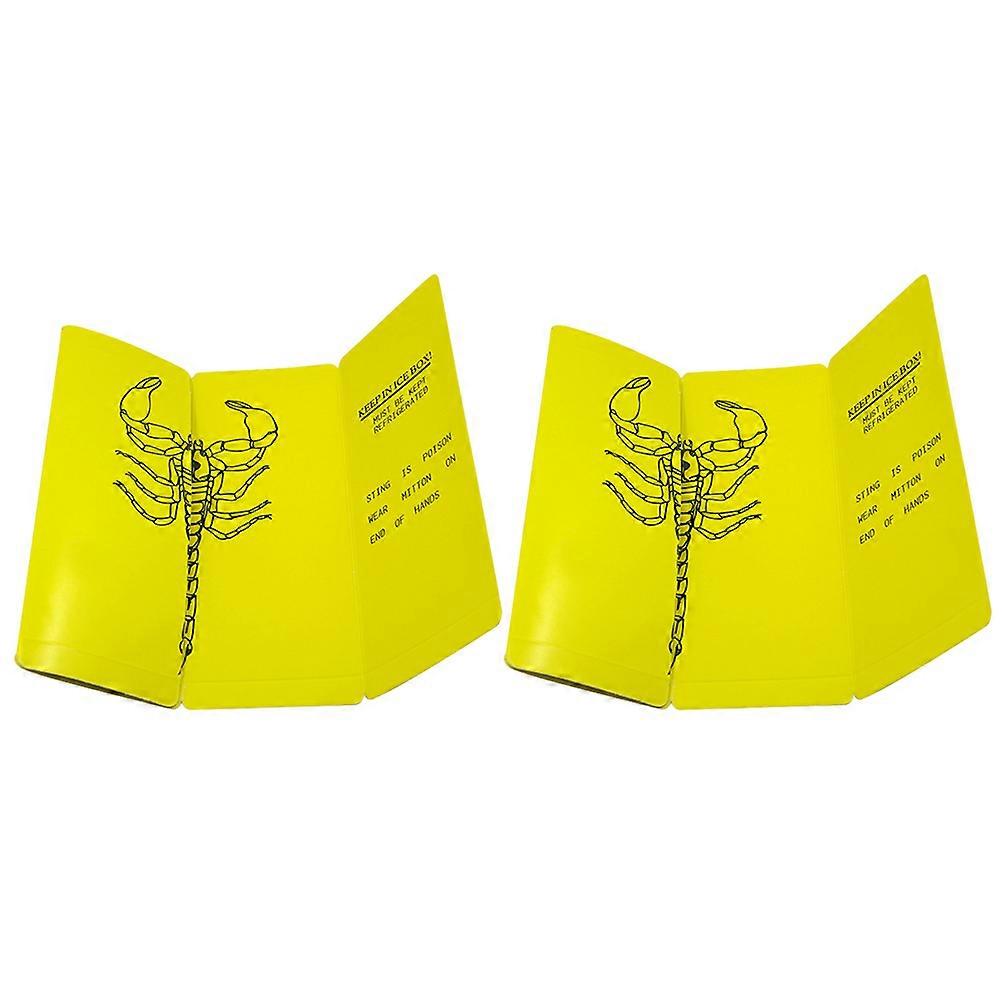 2pcs Scorpion Shaped Design Props Scorpion Specimen Props for Boys Girls Playing (Yellow)