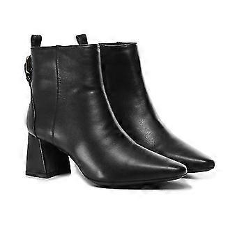 Leather Giselda Boots