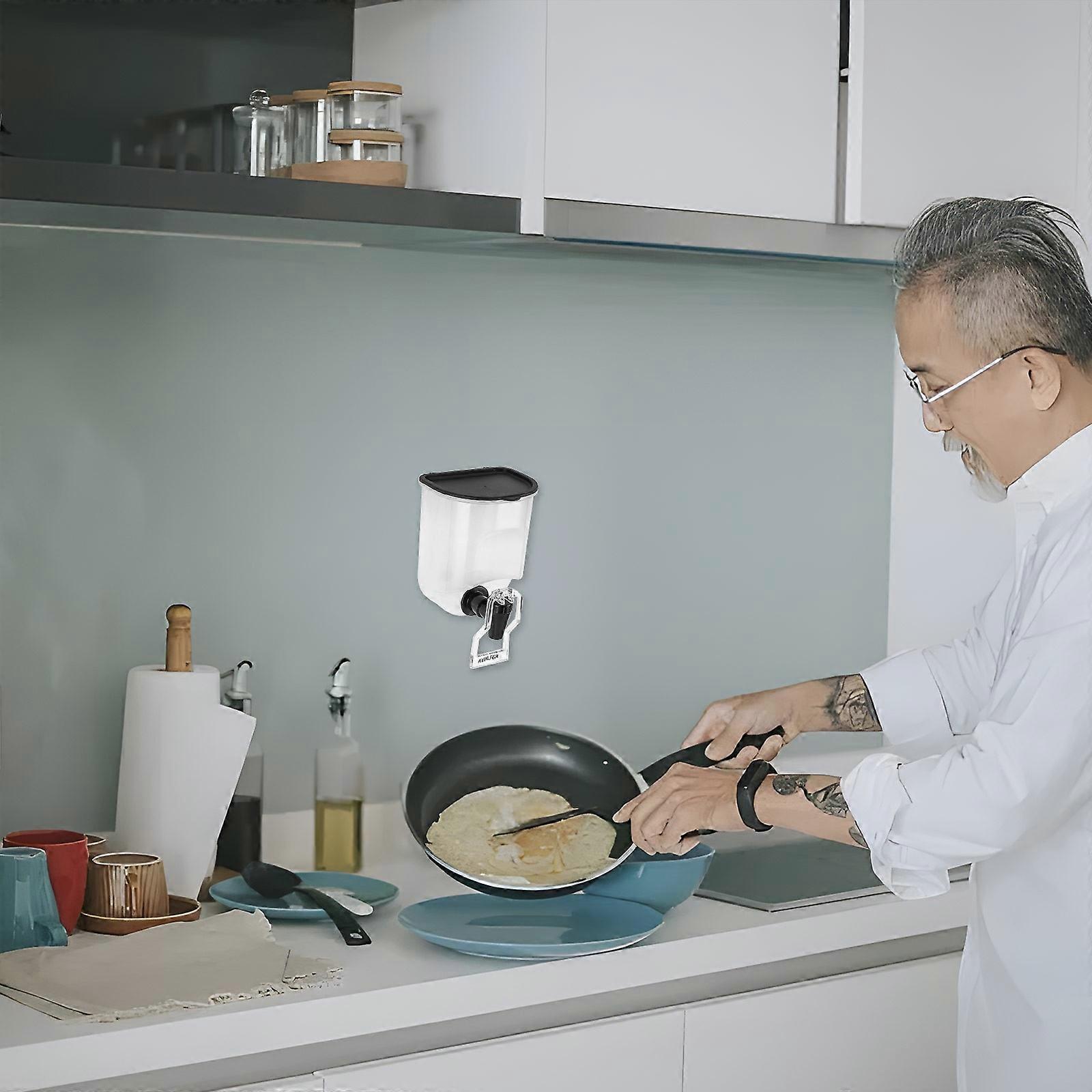 Kitchen Wallmounted Transparent Liquid Seasoning Tank CC