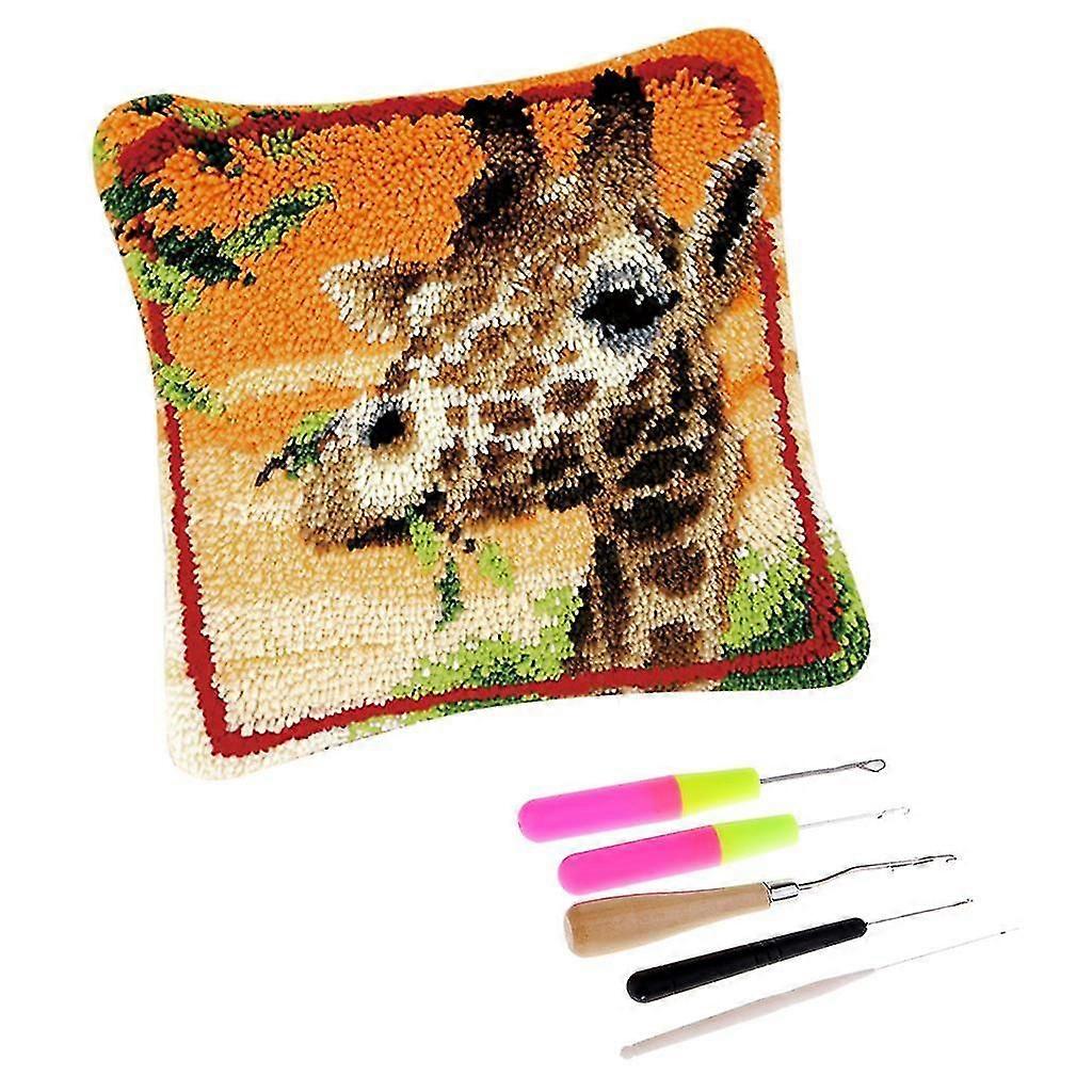 1 Set Giraffe Pillowcase Latch Hook Kits with 5pcs latch Hook for Adults Kid