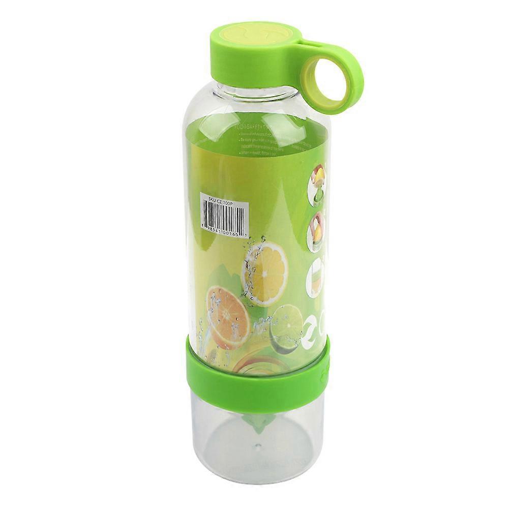 Plastic Fruit Lemon Juice Injector Manual Juicer Water Bottle Green Ergonomic Design BPA-Free Durable Plastic 500ml Capacity