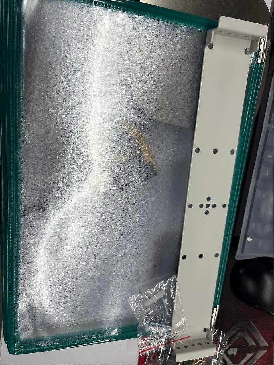 Wall Mounted File Folder: 5-Pages A4 Document Organizer - Space-Saving Office Storage - Clear Brochure Display Holder - Ideal For Meetings And Trainin