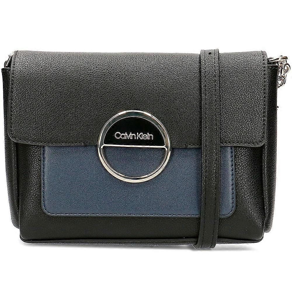 Calvin Klein フープショルダーバッグ K60K606510BAX 日常の女性のための