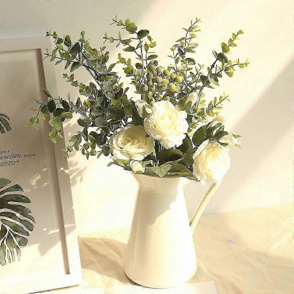 Hydrangea and rose bouquet for wedding table centerpieces