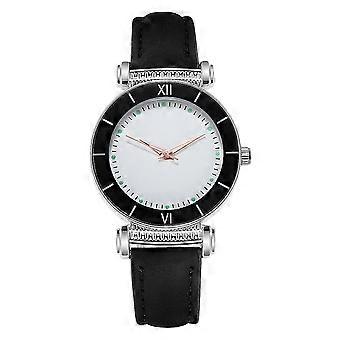 Dameshorloge met lichtgevende quartz uurwerken en een stijlvolle witte band, perfect als decoratie.